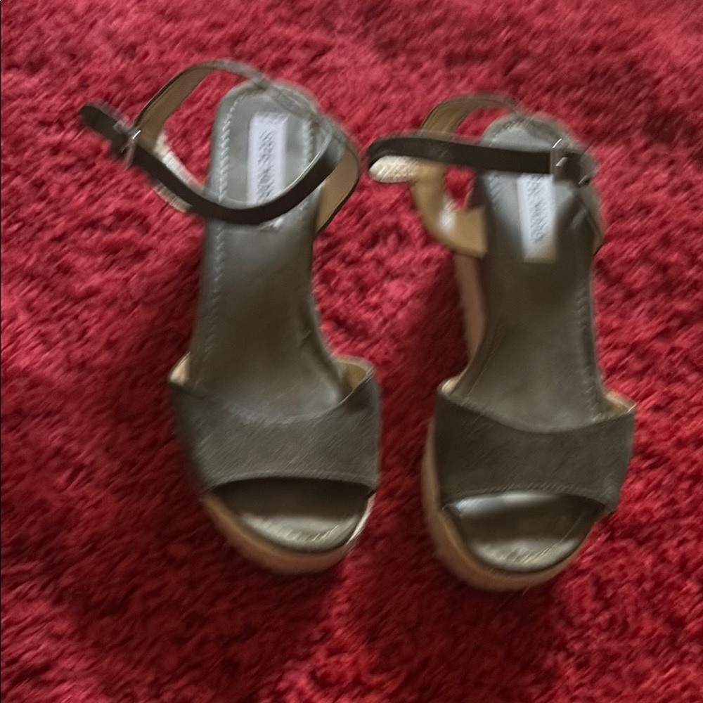 Steve Madden Green Wedge Sandals with Open Toe